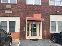 Building Photo - 205 Chapin St