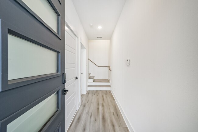 Building Photo - 8321 Springwood Cyn Ln