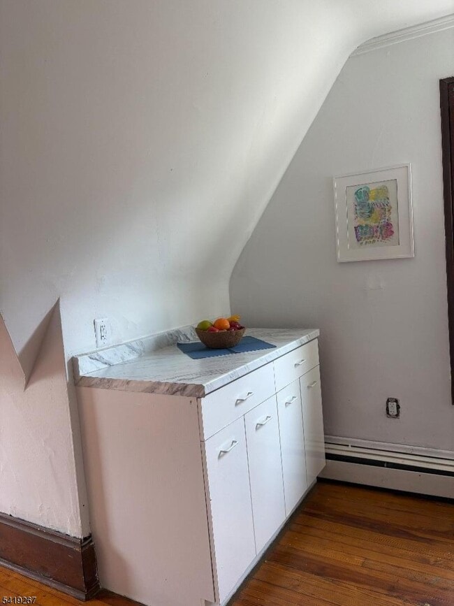 Building Photo - 1 Club St