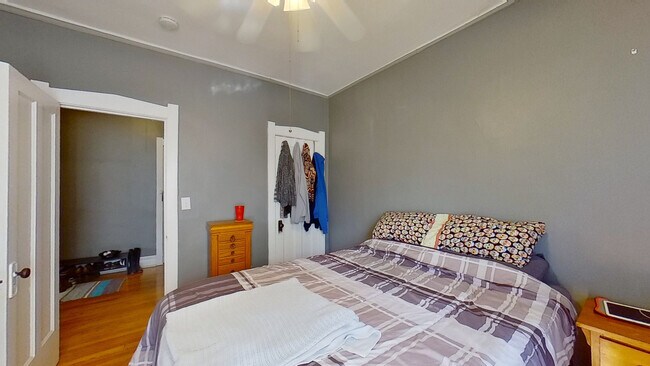 Building Photo - 801 Monroe St