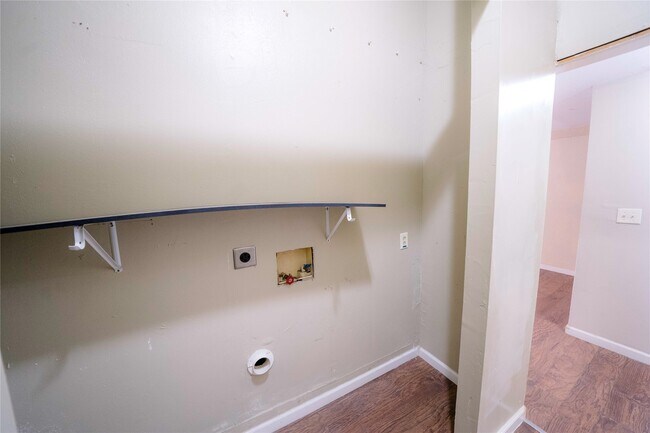 Building Photo - 2303 Chestnut St