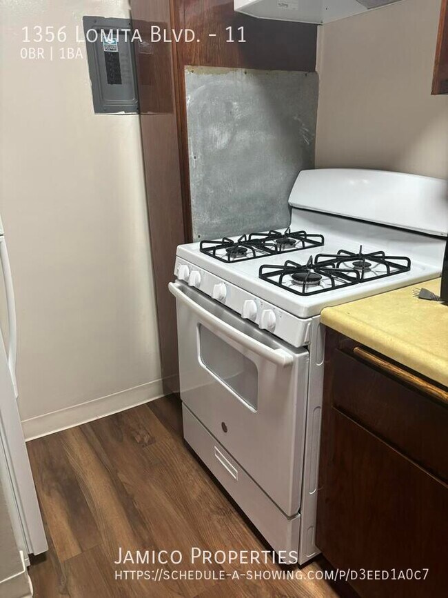 Building Photo - 1356 Lomita Blvd