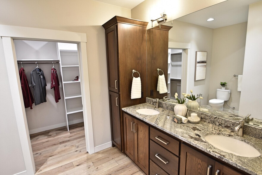 Building Photo - 6201 Tyler Pky