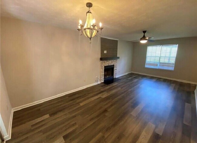 Building Photo - 2675 Wildflower Ln SW