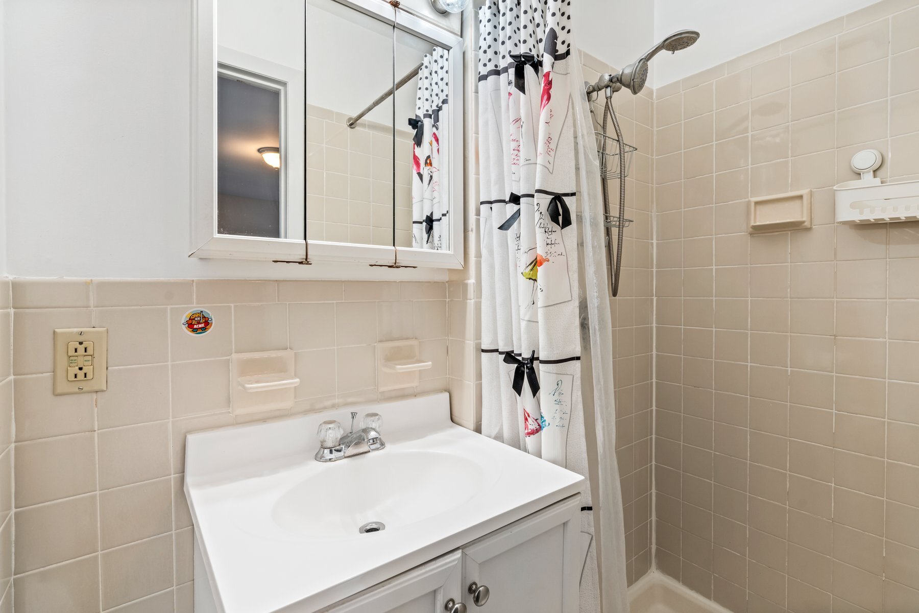 Building Photo - 15 Hillcrest Ave