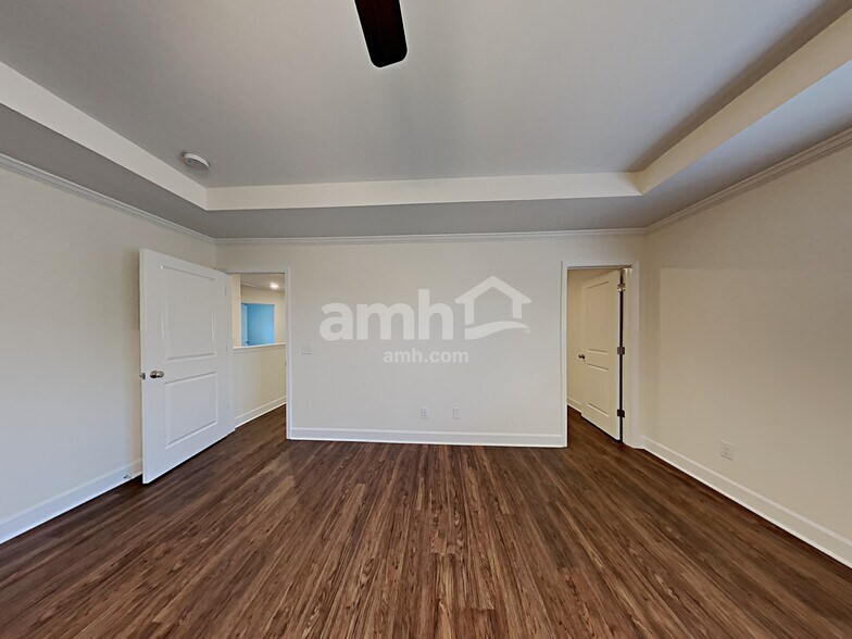 Building Photo - 2920 Throneberry Ln