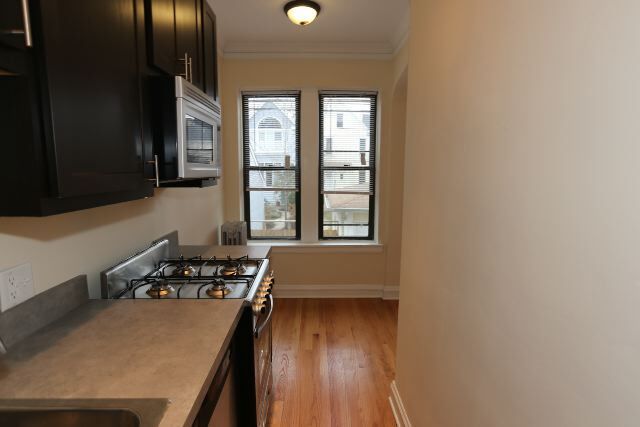 Building Photo - 4617 N Paulina St