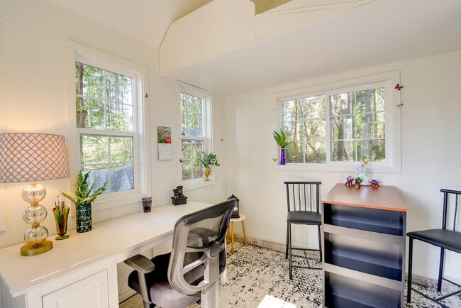 Building Photo - 50 E Treasure Island Dr