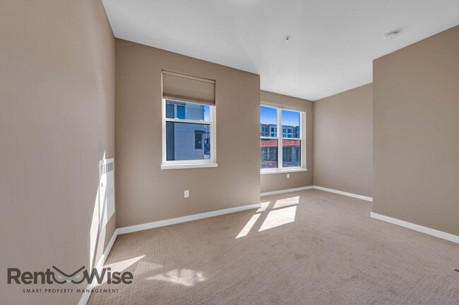 Building Photo - 298 Friedell St