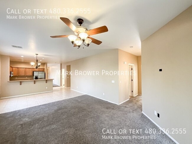 Building Photo - 1204 E Blackfoot Daisy Dr