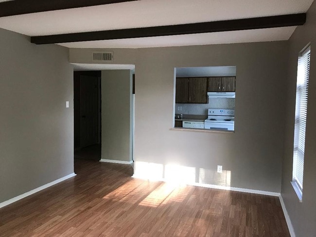 livingroom looking into kitchen - 10258 Squire Meadows Dr