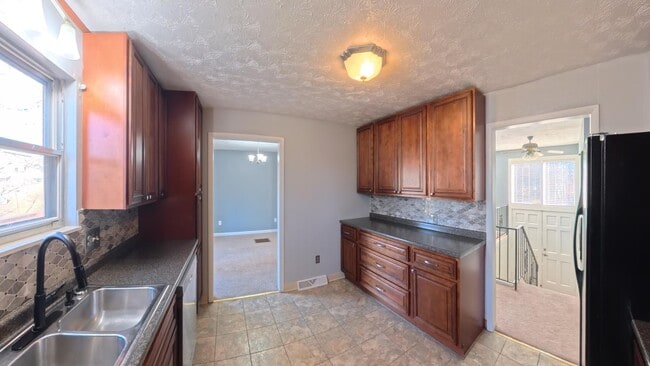 Building Photo - 3690 Nena Cir