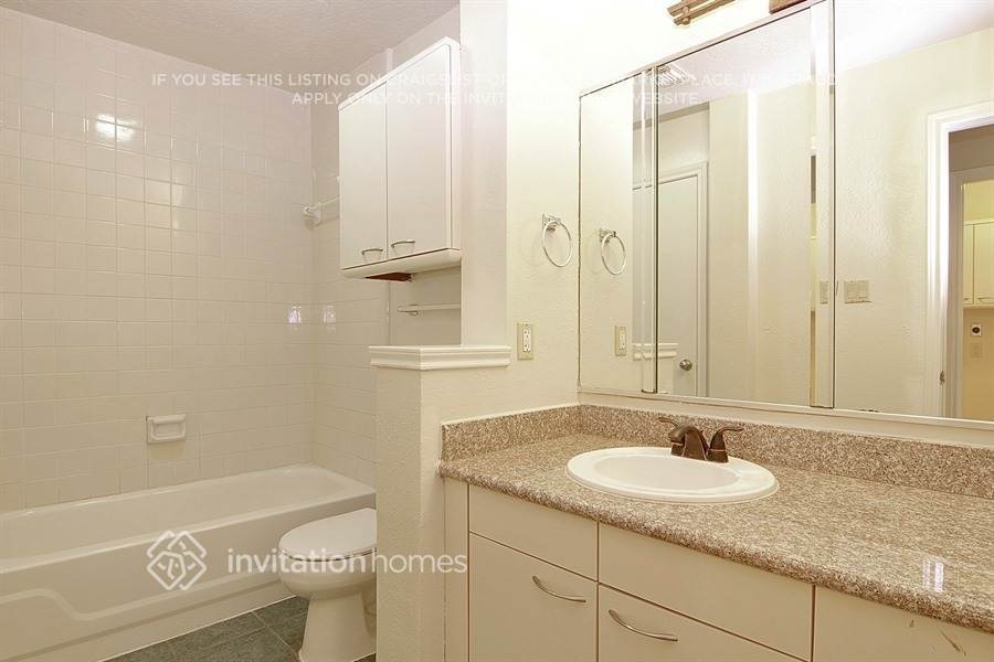 Building Photo - 14635 S Hearthstone Green Dr