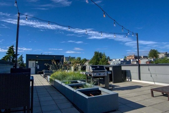 Building Photo - 121 12th Ave E