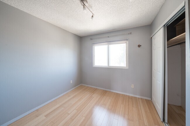 Building Photo - 1343 Edgemont St