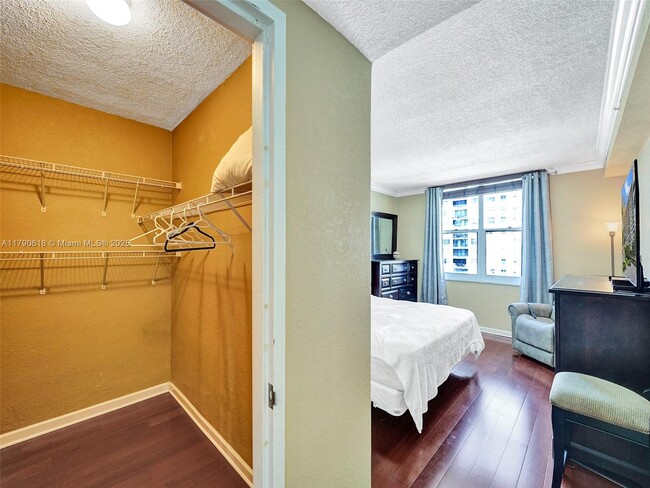 Building Photo - 2501 S Ocean Dr