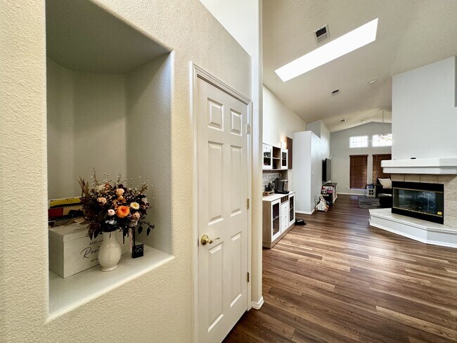 Building Photo - 5420 Kokopelli Ct NW