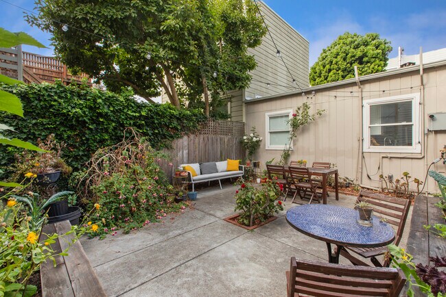 Building Photo - 32A Landers St