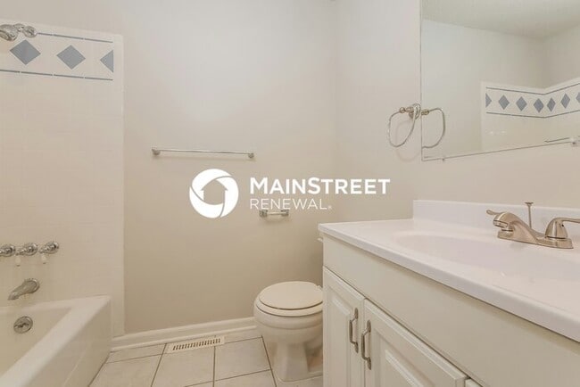 Building Photo - 3 Bedroom Pet-Friendly Home in Pleasant Valley, MO with Main Street Renewal