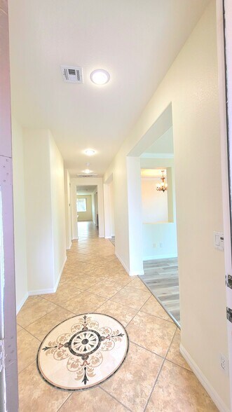 Building Photo - 5761 E Badlands Ln