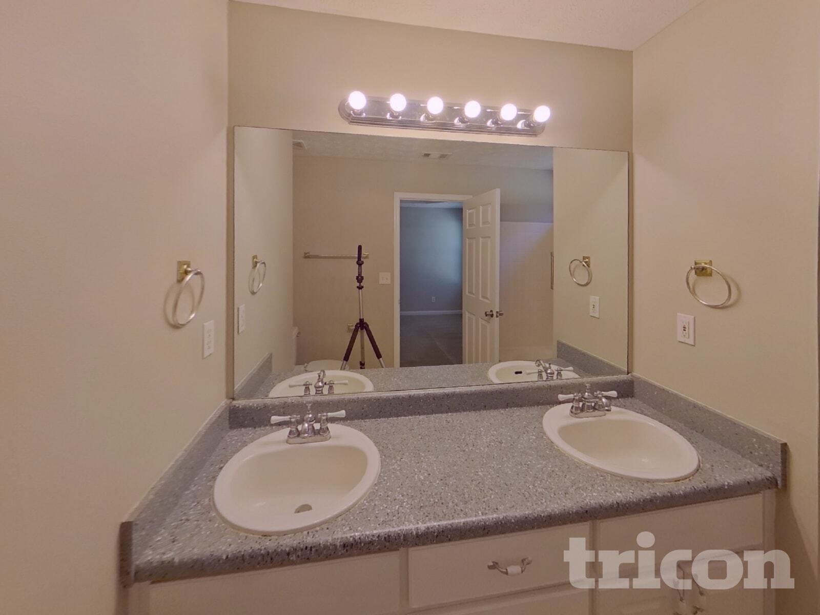 Building Photo - 169 Floresta Dr