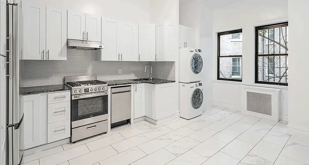 Building Photo - 11 Abingdon Square