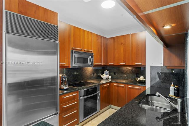 Building Photo - 901 Brickell Key Blvd