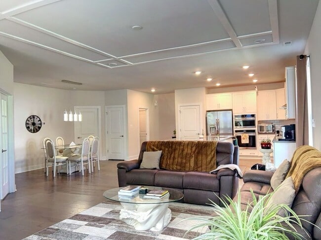 Building Photo - 521 Davis Fls Dr
