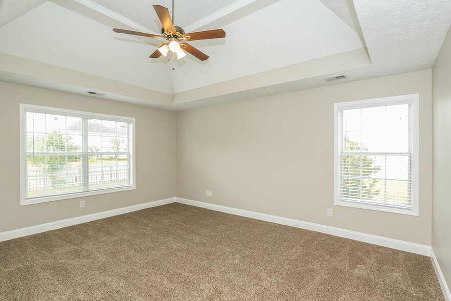 Building Photo - 370 Whitney Ln