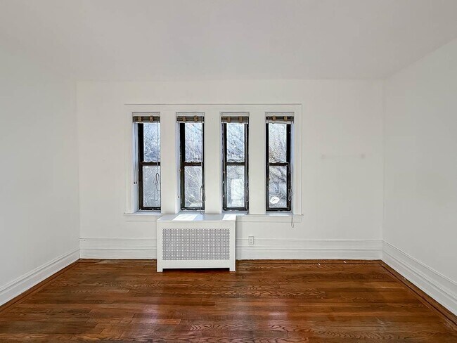 Building Photo - 36 Duncan Ave