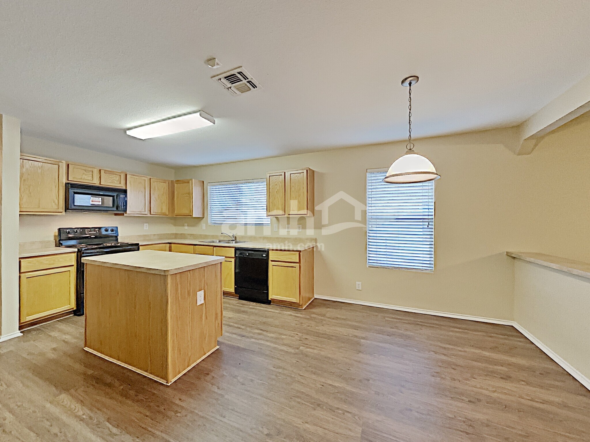 Building Photo - 8007 Abbotts Pointe