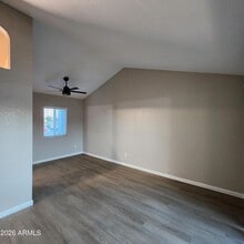 Building Photo - 7550 N 12th St