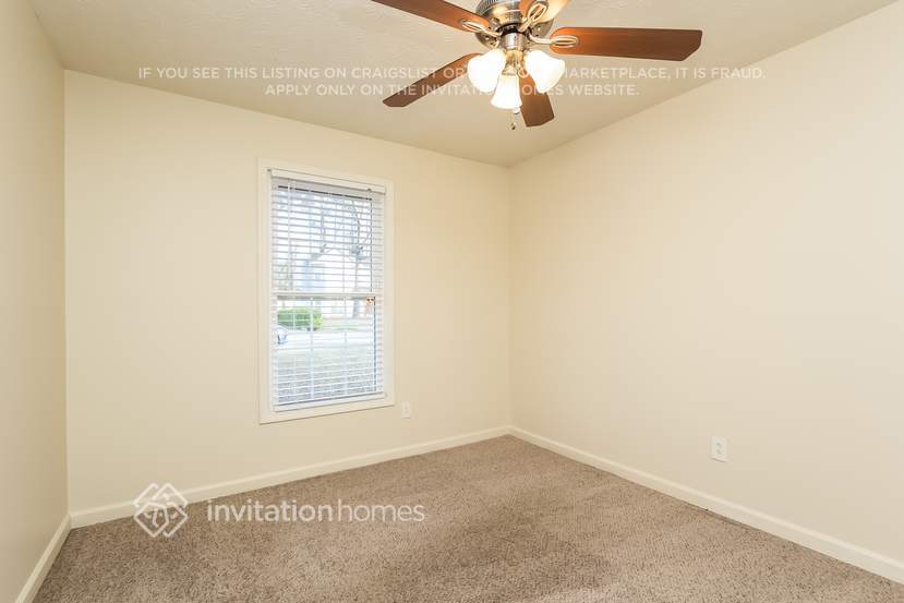 Building Photo - 1160 Park Creek Cir