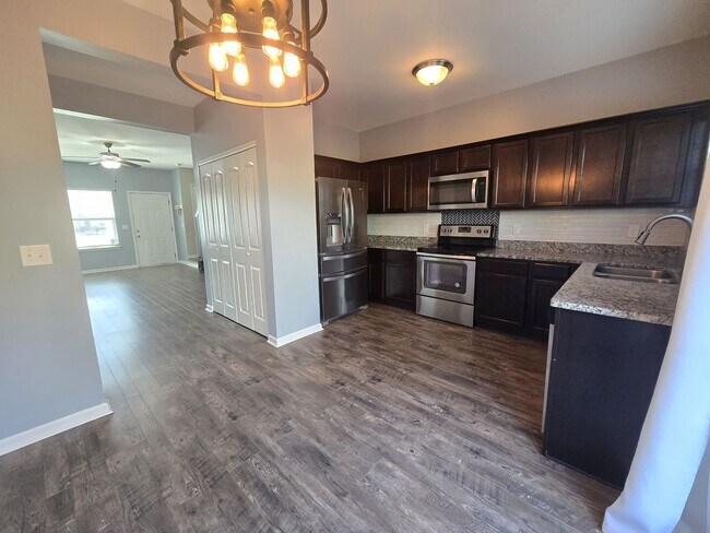 Building Photo - 220 Jenna Lee Cir