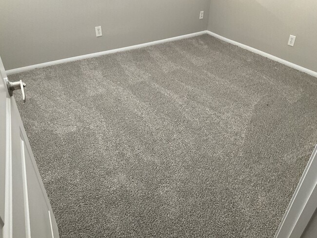 Building Photo - 769 Feather Ridge Dr