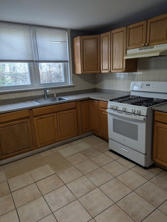 Building Photo - 1629 W Juniata St