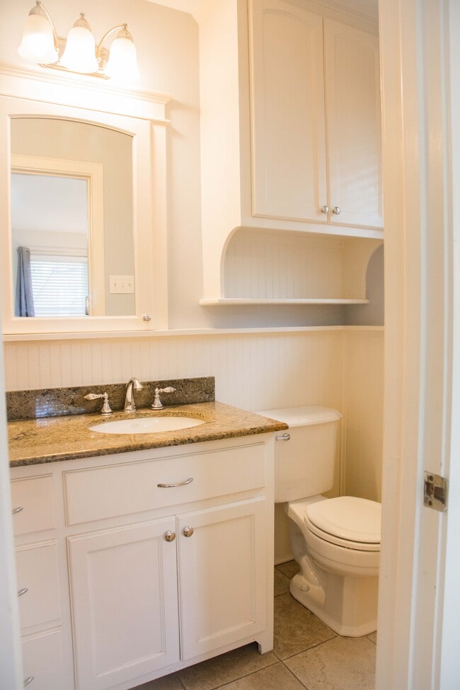 Building Photo - 10129 Solta Dr