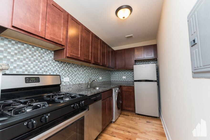 Building Photo - 535 W Arlington Pl