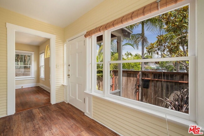 Building Photo - 532 Altair Pl
