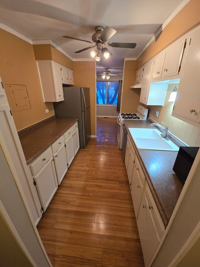 Building Photo - 3108 Roberts Dr