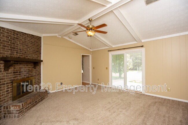 Building Photo - 1430 Lokey Dr