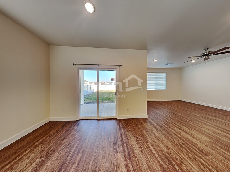 Building Photo - 1768 N Montgomery Way