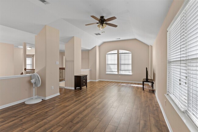 Building Photo - 26326 Creston Cliff Ct