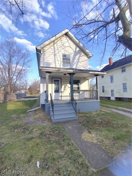 Building Photo - 329 Charles Ave SE