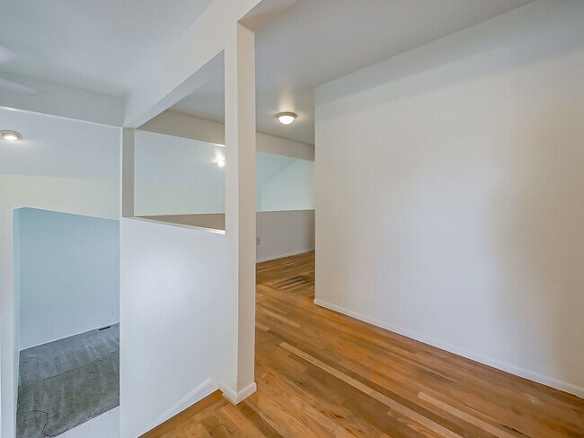 Building Photo - 42195 Park Ridge Rd