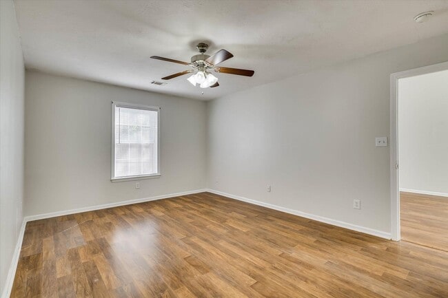 Building Photo - 150 Portofino Ln SW