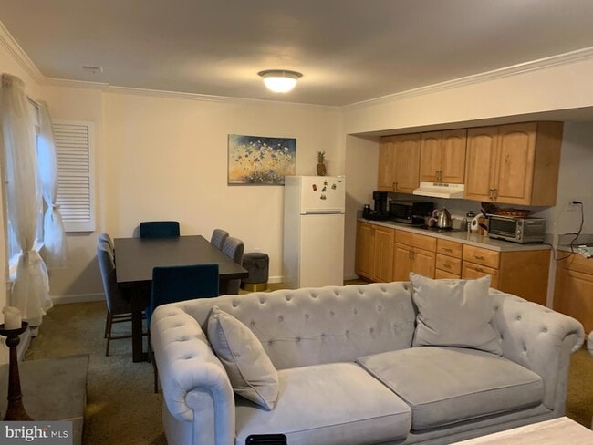 Primary Photo - 5800 Edson Ln