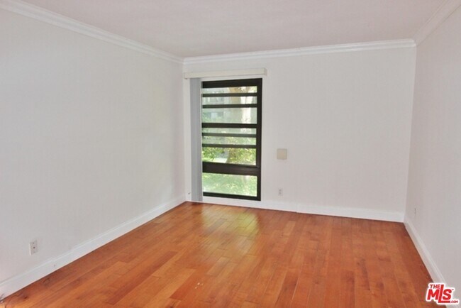 Building Photo - 7765 W 91st St