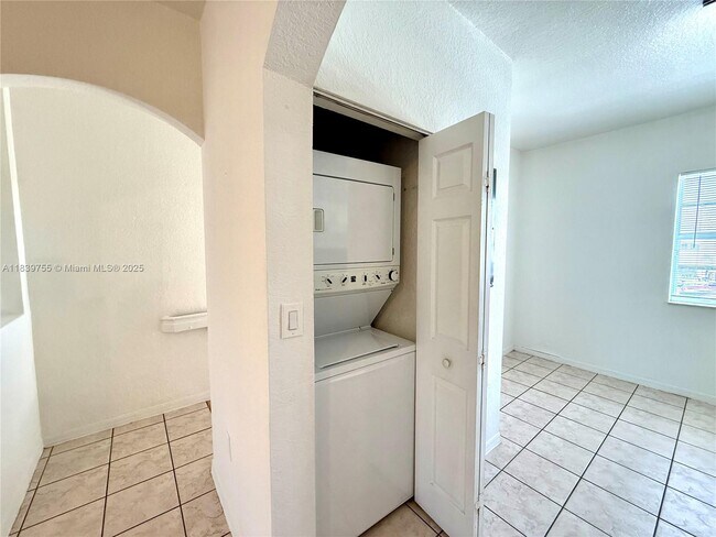 Building Photo - 5670 NW 116th Ave