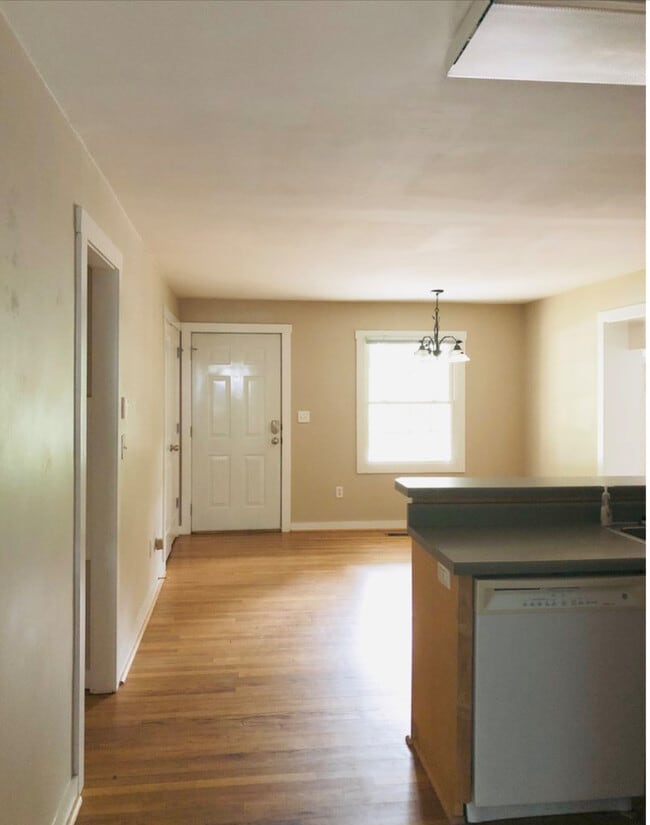 Building Photo - 2136 S. Lumpkin